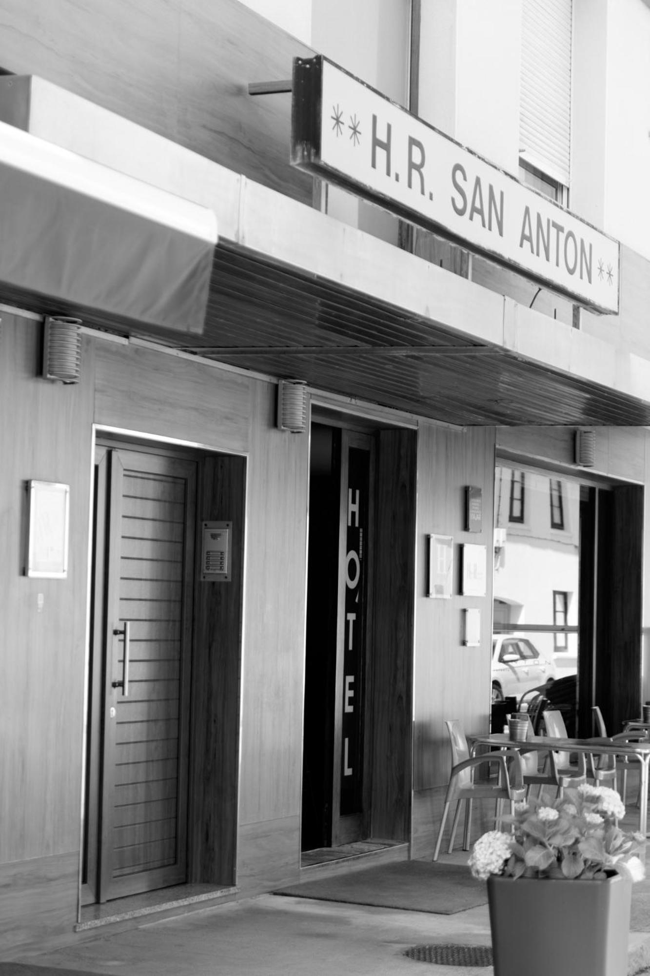 Hotel Restaurante San Anton Tapia De Casariego Eksteriør billede