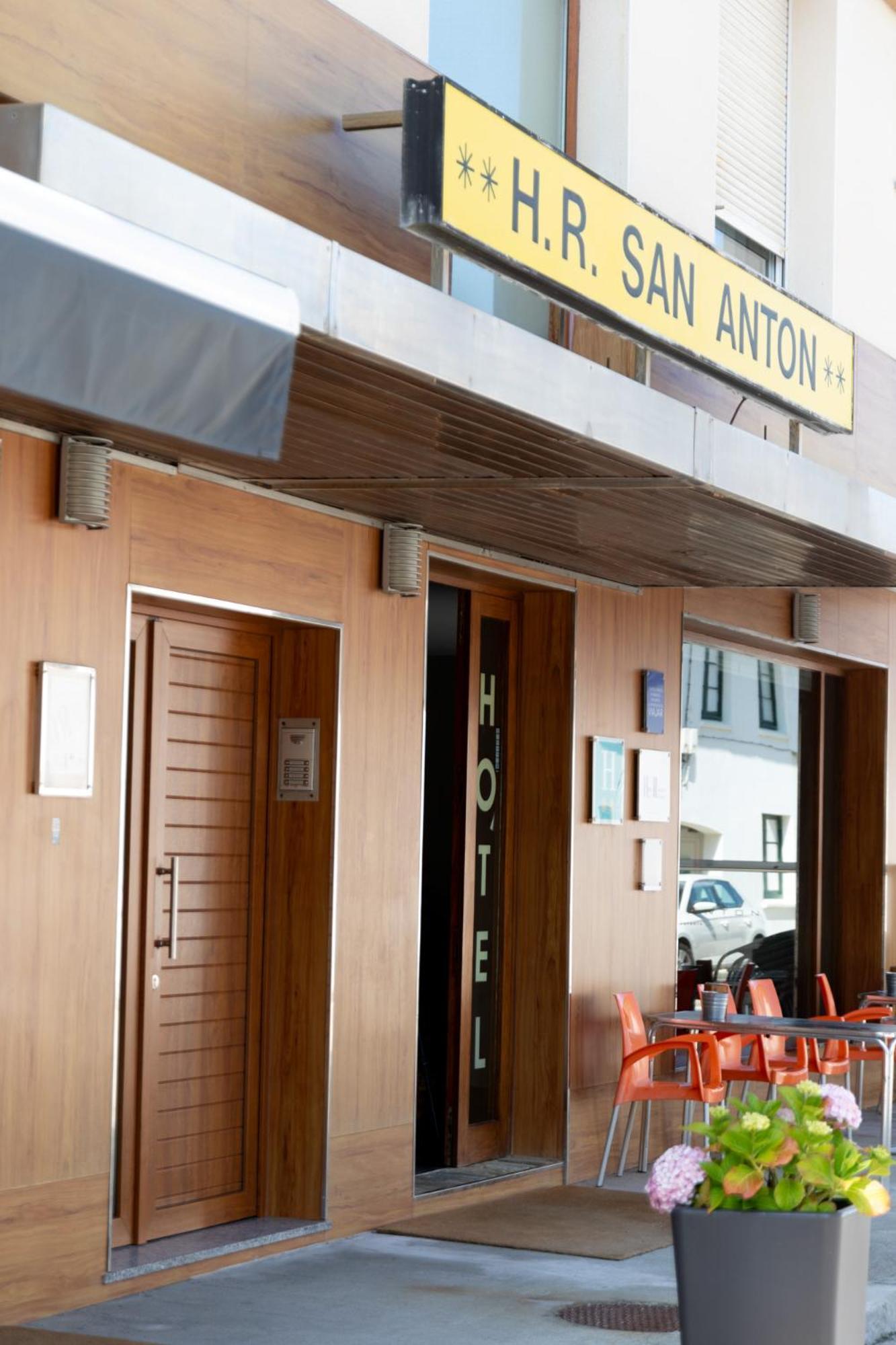 Hotel Restaurante San Anton Tapia De Casariego Eksteriør billede